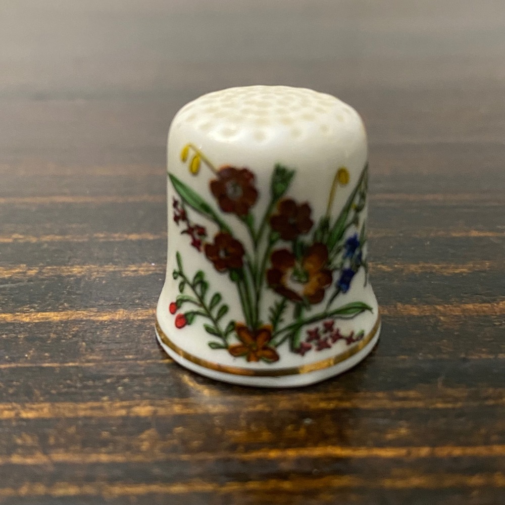 Vintage JWK Western Germany‎ Bone China Thimble Floral Gold Trim Collectible